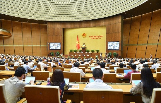 Thảo luận tại hội trường về dự án Luật Thực hiện dân chủ ở cơ sở